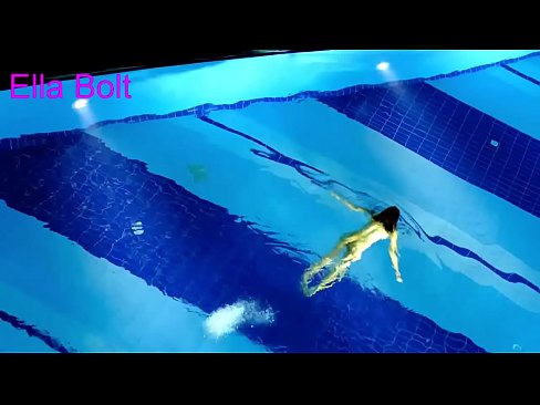 ❤️ Jeg kan ikke stoppe med at se, ung blondine fanget i at svømme nøgen i ELLA BOLT resort pool ❤️ Russisk porno at da.tube-sexer.ru