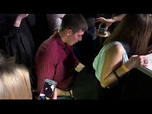 ❤️ Rigtig sex i en russisk natklub. 18-årig russisk pige i anus og vagina kneppet i en natklub ❤️ Russisk porno at da.tube-sexer.ru